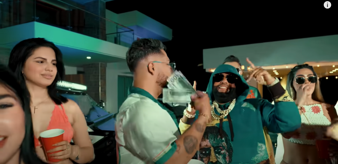 Tirando dólares: así fue la participación de ‘El Dominicano’ en un video de La Banda del 5