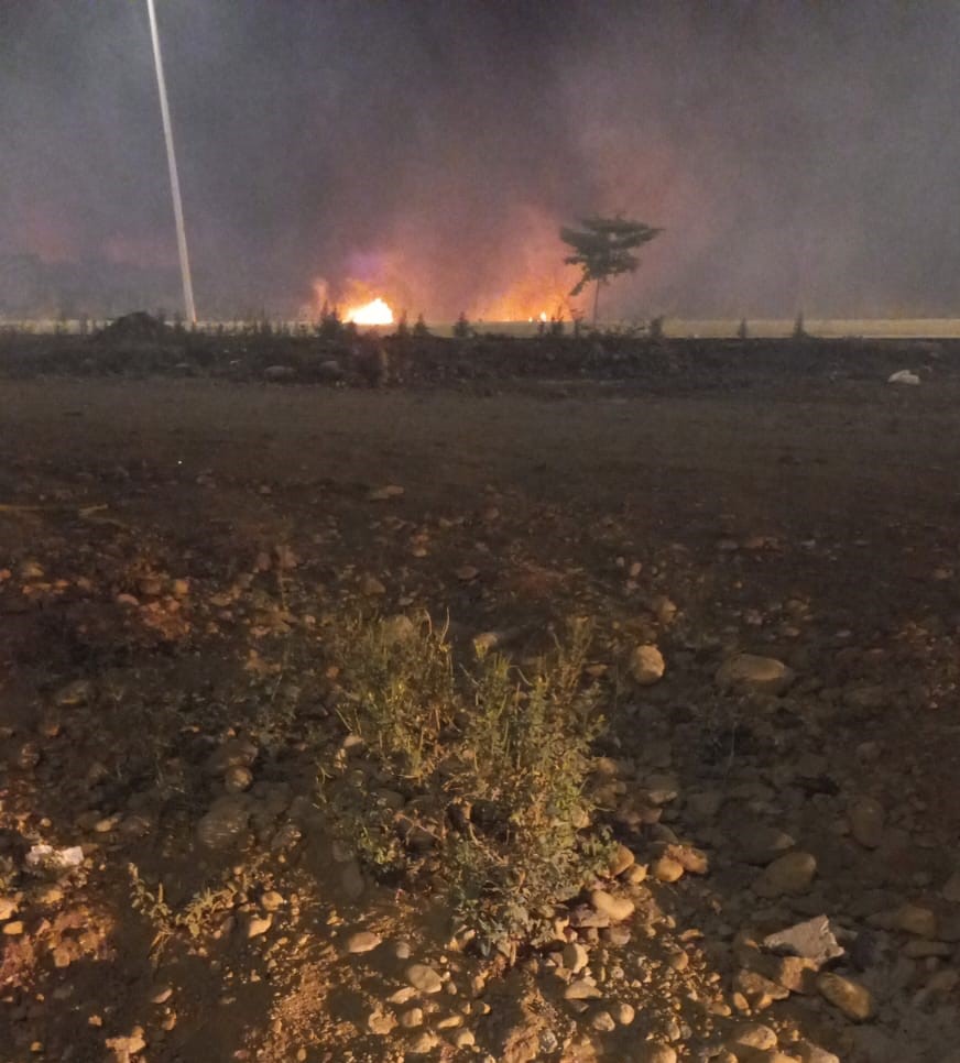 Incendio en la Urbanización La Sabana Sur durante la noche del 22 de enero. Foto: Cuerpo de Bomberos de Valledupar.