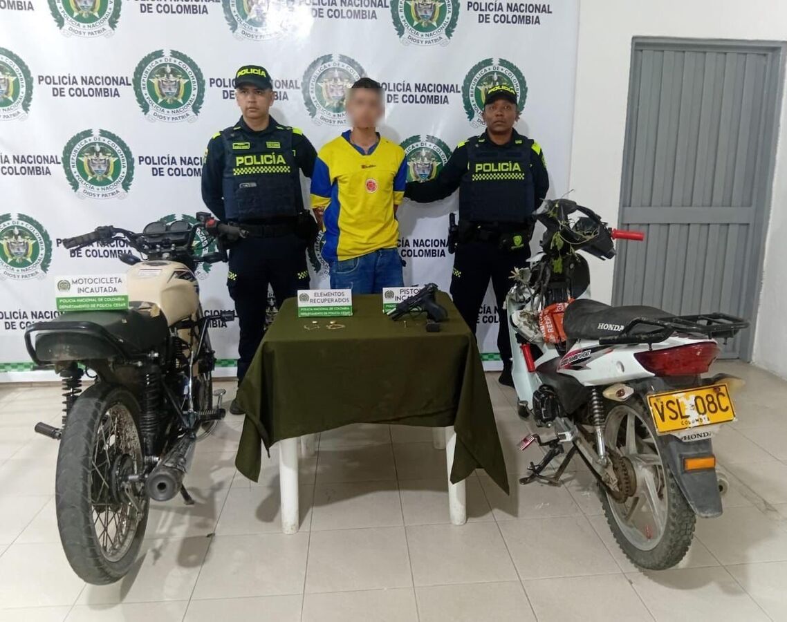 Capturan a un hombre y aprehenden a un menor por el hurto de una moto en Pueblo Bello