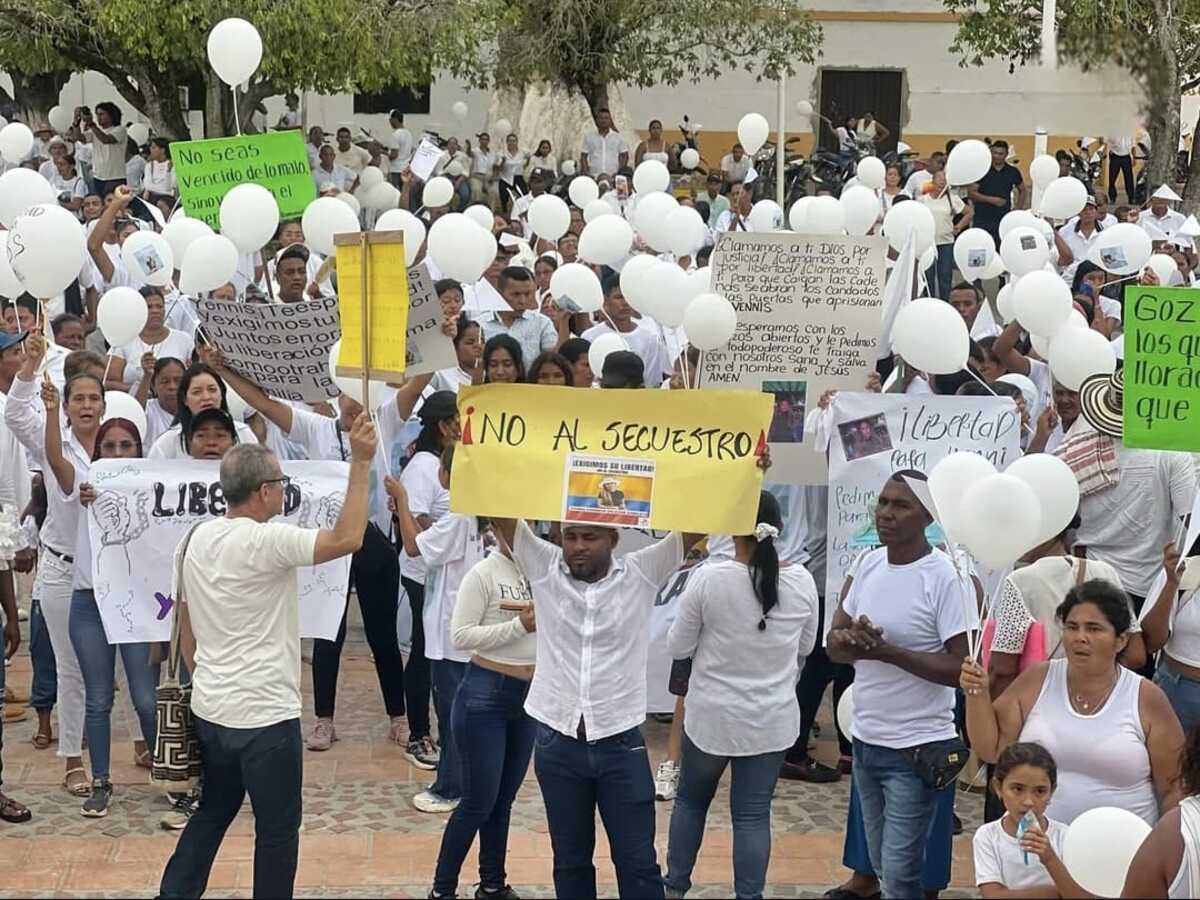 Tamalameque se une en velatón y caminata por la liberación de Yennis Salazar