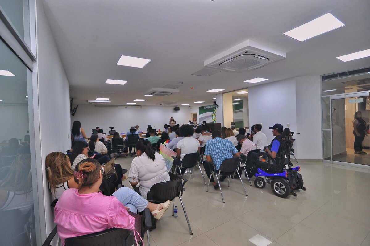Discusión de las políticas públicas para la población con discapacidad y LGBTIQ+. Foto: Gobernación del Cesar.
