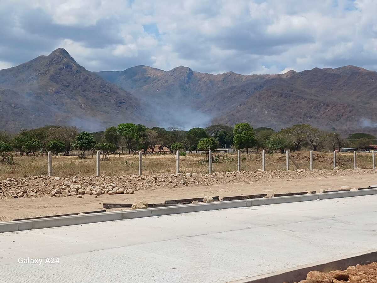 Incendios forestales en Sabana Crespo completan 17 días y amenazan cultivos de las comunidades indígenas cercanas. Foto: Cuerpo de Bomberos.