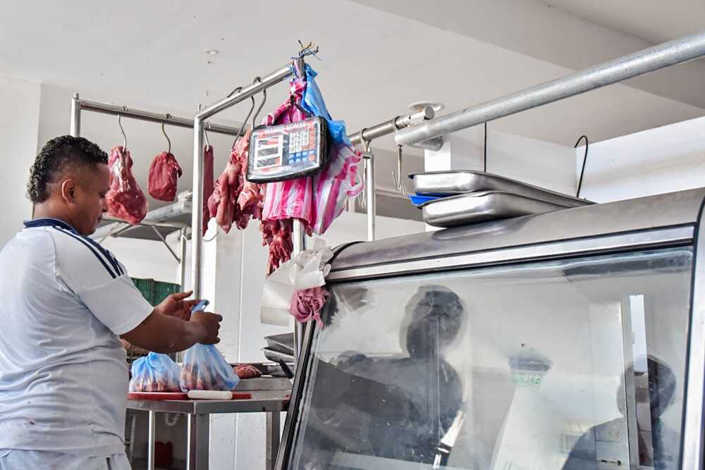 Los comerciantes deben pagar el 41 % de la deuda con Afinia para que puedan volver a tener el servicio.