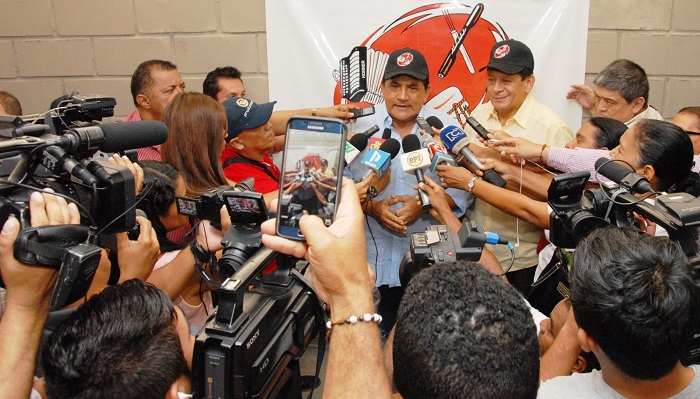 Felicitaciones a los periodistas