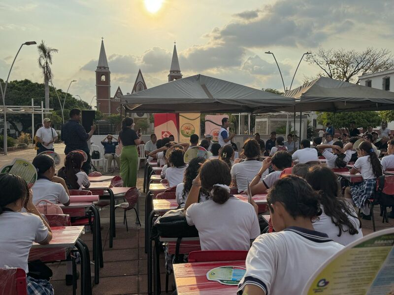 Drummond Ltd. fortalece el sistema educativo de Agustín Codazzi con entrega de mobiliario escolar