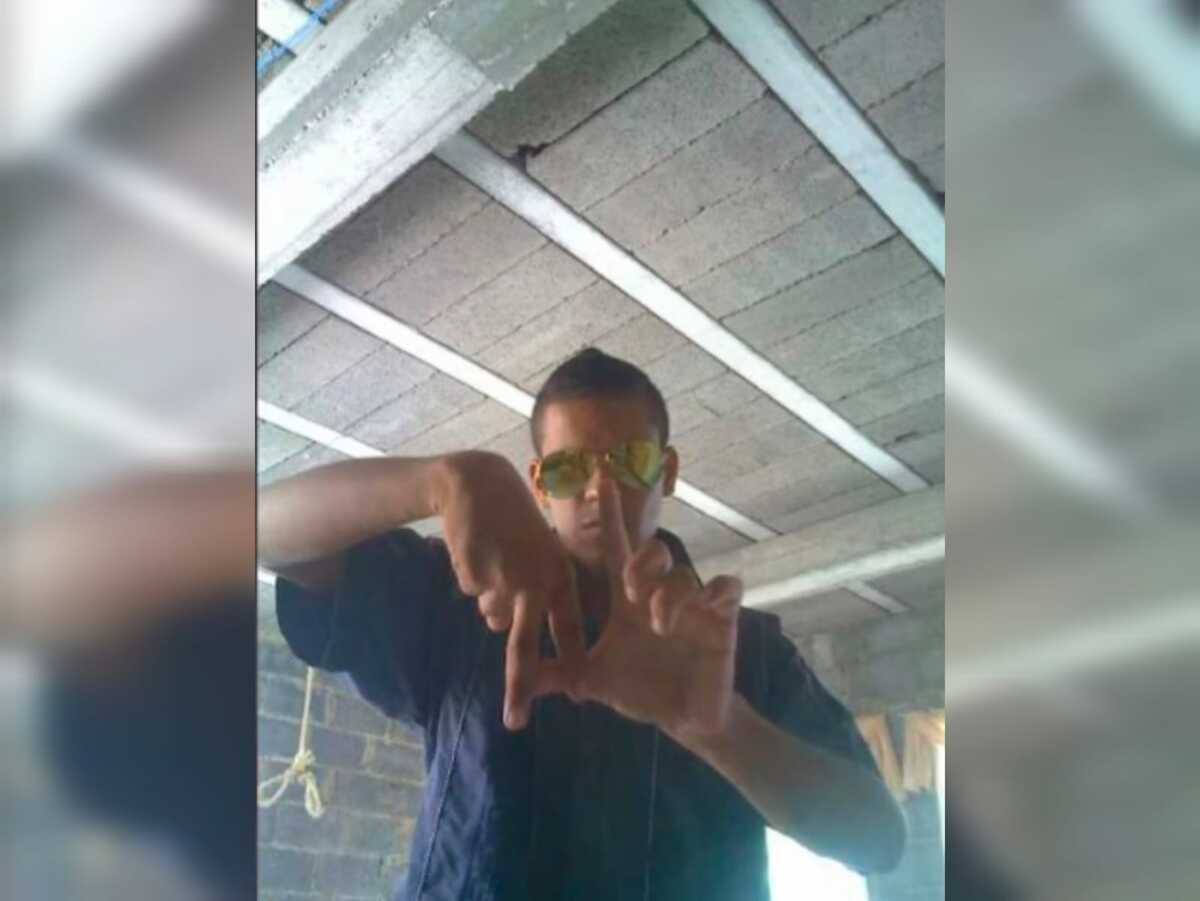Asesinan a tiros a venezolano en Becerril: le dejaron letrero con mensaje “EGC por jíbaro”
