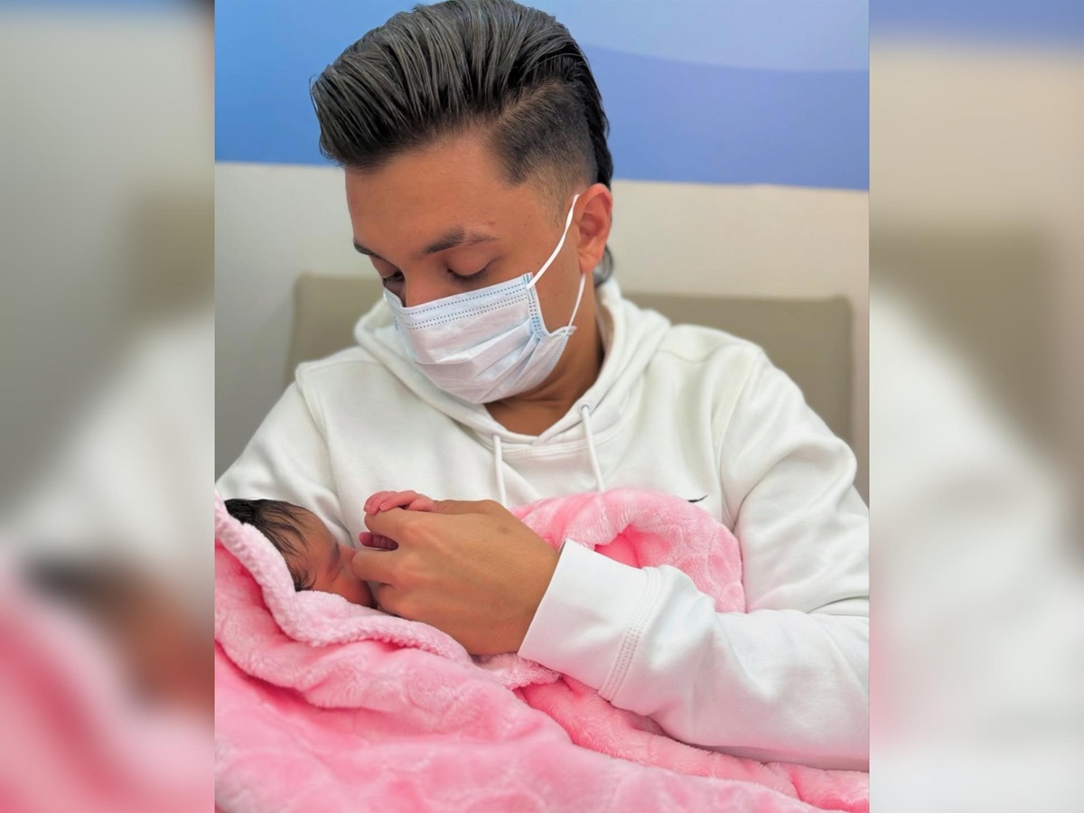 Cantante Julio Rojas anunció el nacimiento de su hija Julietta: “Dios es maravilloso”