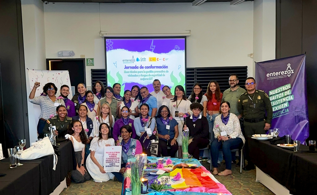 Representantes de Caribe Afirmativo y representantes de entidades del Estado realizaron una mesa de trabajo para la articulación e implementación de la tercera fase del programa Enterezas. Foto: Caribe Afirmativo.