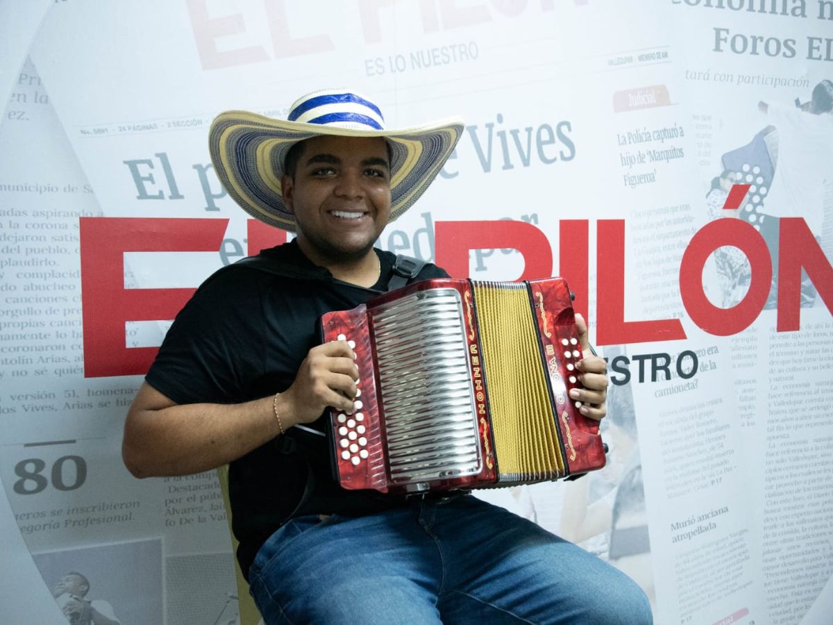 “Yo soy como los gallos, entre mejor es el contendor mejor tiro la espuela”: el patillalero José Gustavo Molina va por la corona
