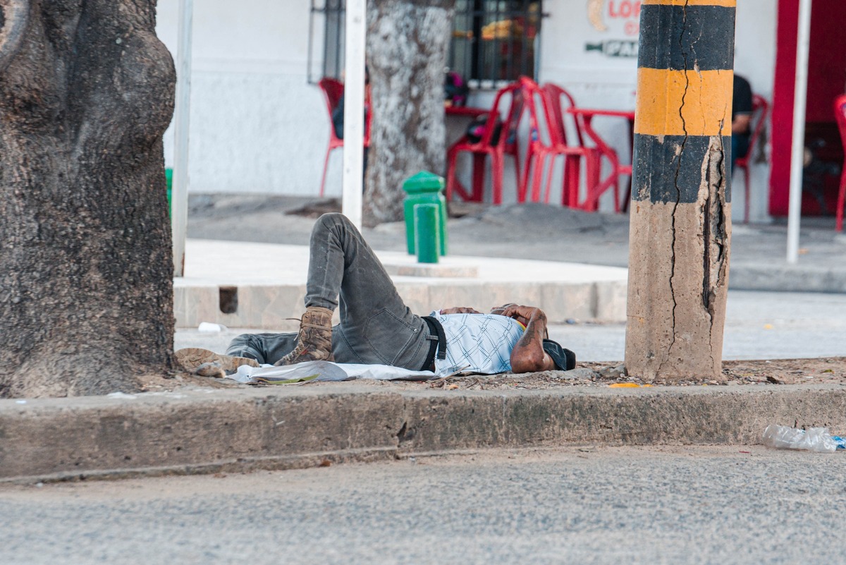 Habitantes de calle que frecuentan el centro histórico de Valledupar. Foto: Jesús Ochoa.