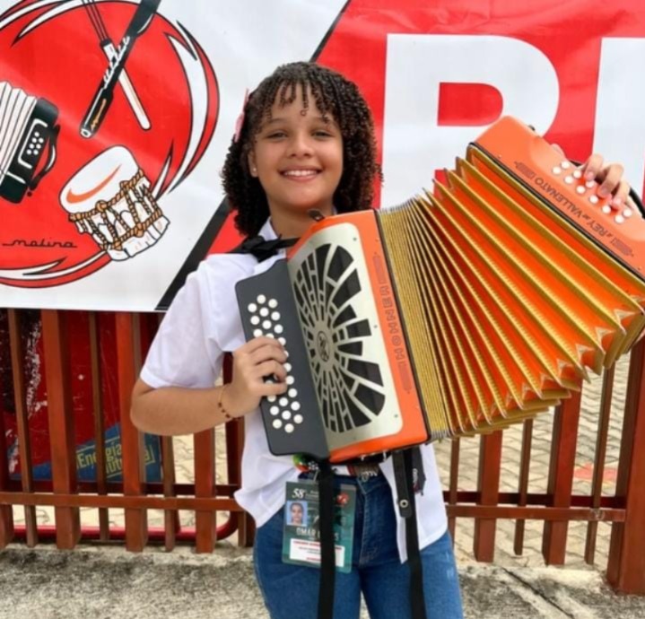 Galicia Camacho, la acordeonera que desafía el río Magdalena y carreteras del Caribe para llegar al Festival Vallenato 2025