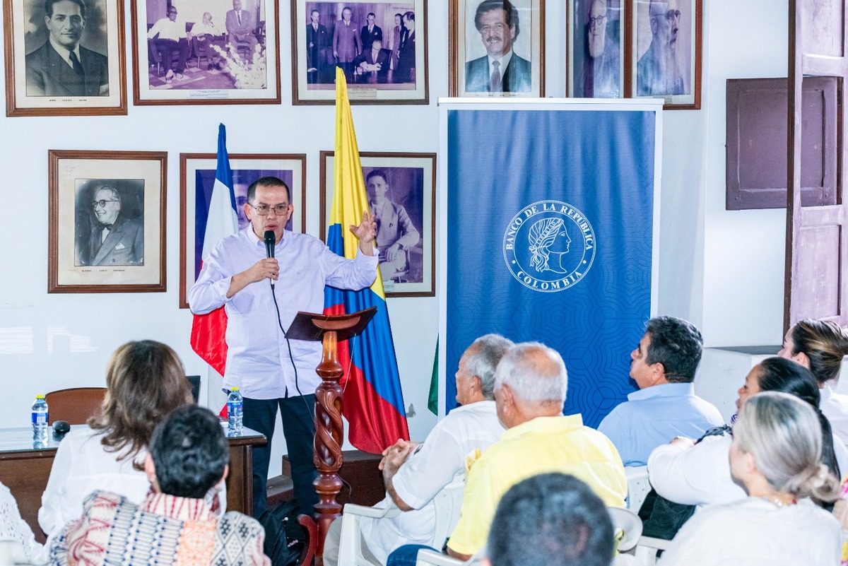 La conferencia “Una aproximación a la historia del acordeón en el Magdalena Grande” se realizó en la Academia de Historia del Valle de Upar. Foto: Jesús Ochoa.