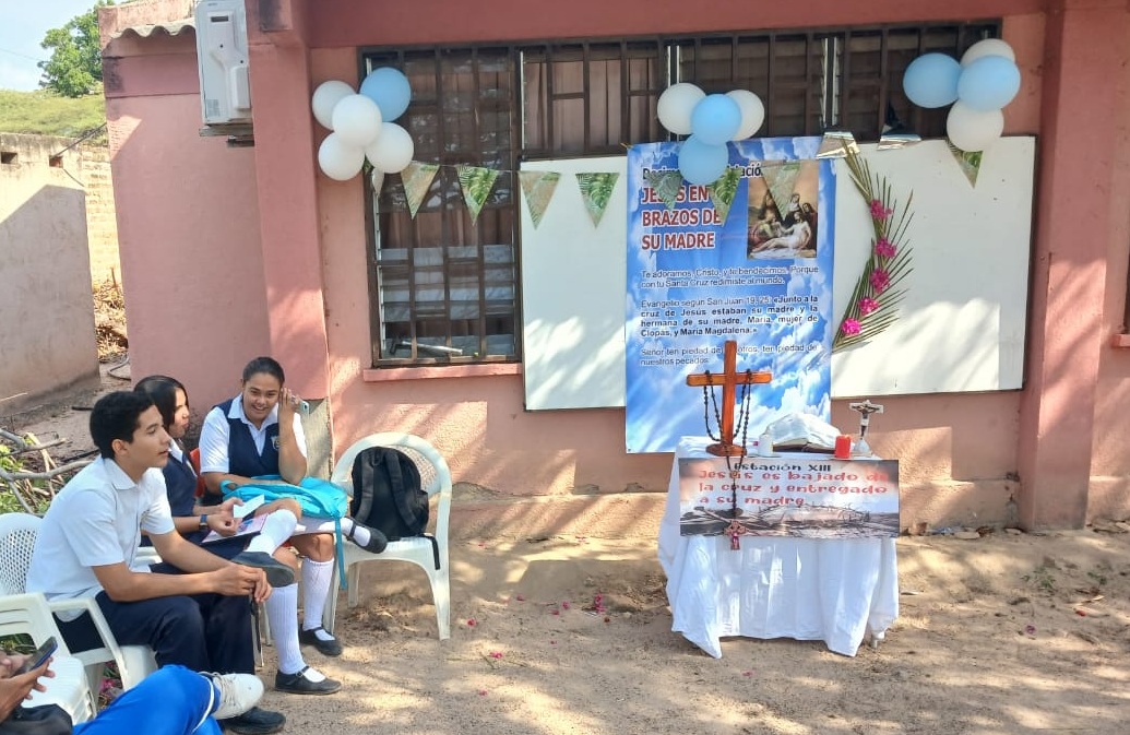 Viacrucis por la esperanza une a los corregimientos de La Peña y La Junta en La Guajira