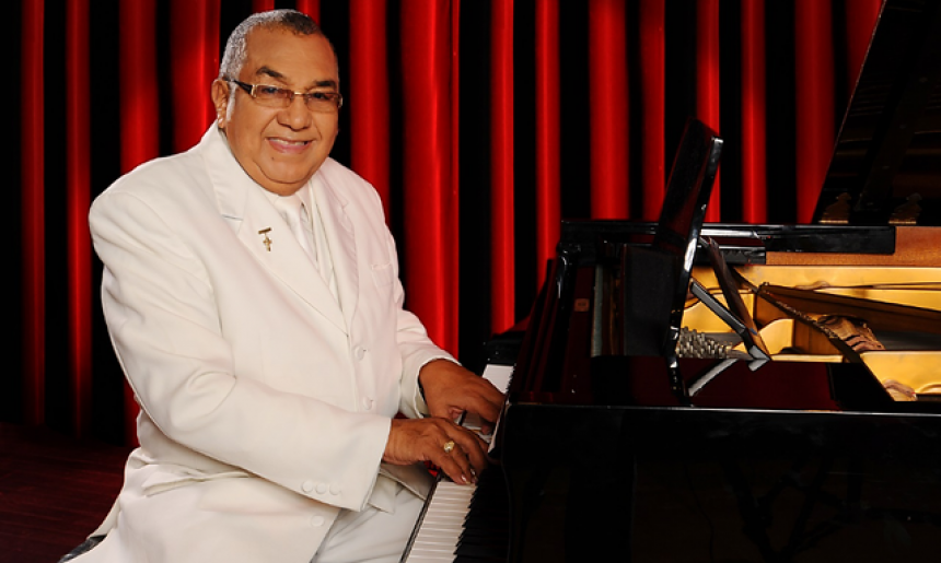 El emperador del sentimiento es reconocido por su trayectoria: Alci Acosta, un legado de boleros