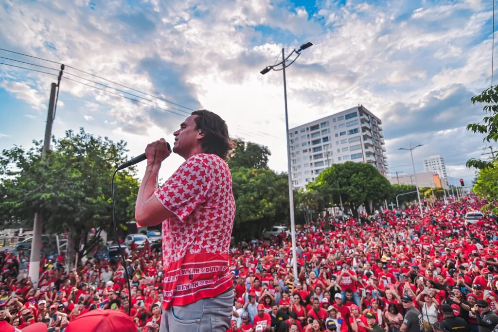 Silvestre Dangond durante la caminata de 'Ta Malo' en Valledupar. El 29 de mayo será la de 'El Último Baile'.