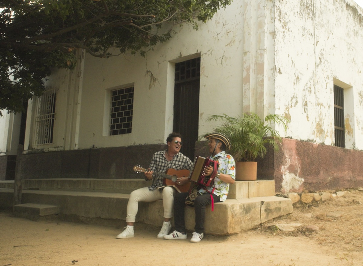 Carlos Vives lanza versión Deluxe de ‘Escalona nunca se había grabado así’: incluye dos canciones nuevas