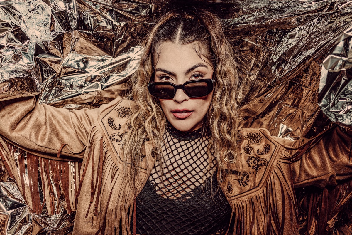 Karen Lizarazo presenta su álbum más íntimo: ‘De amor nadie se muere’, un canto al renacer femenino