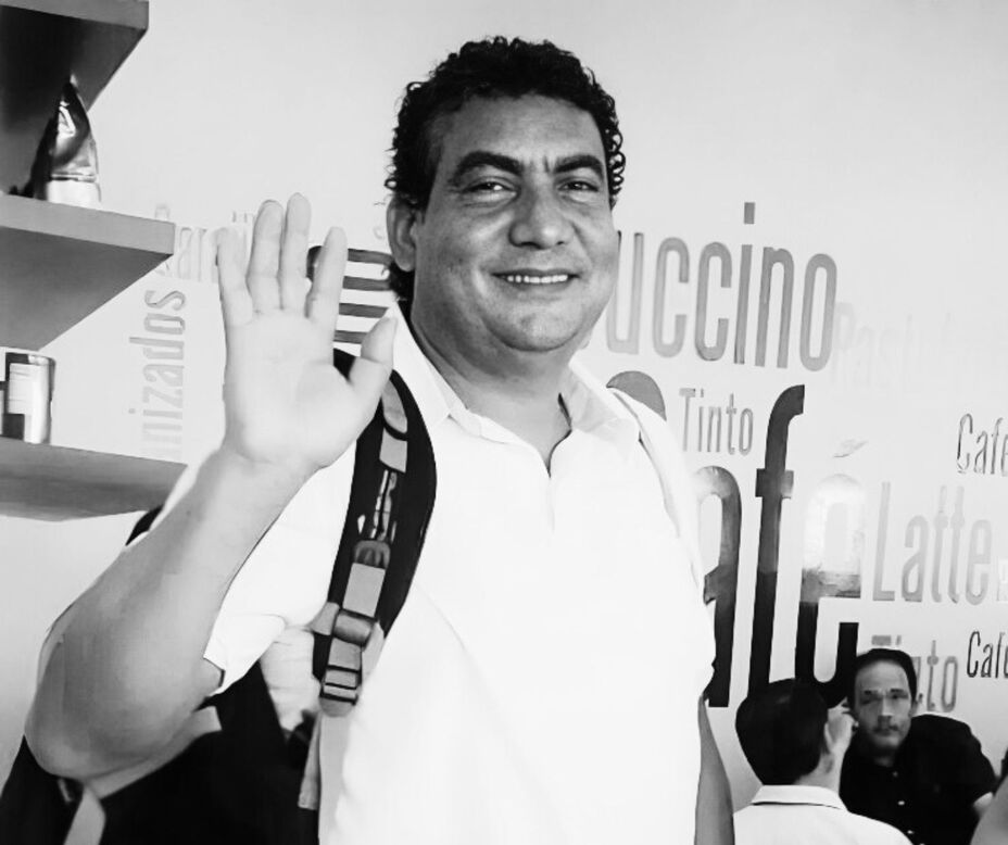 Leonidas Moya, corista y guitarrista de la música vallenata.