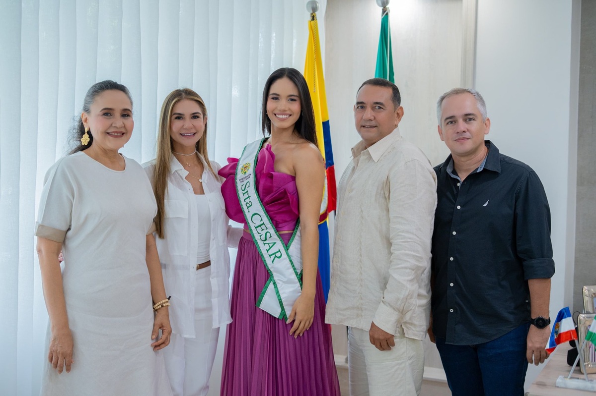 María Camila Tamayo recibe la banda como Señorita Cesar rumbo al Concurso Nacional de Belleza
