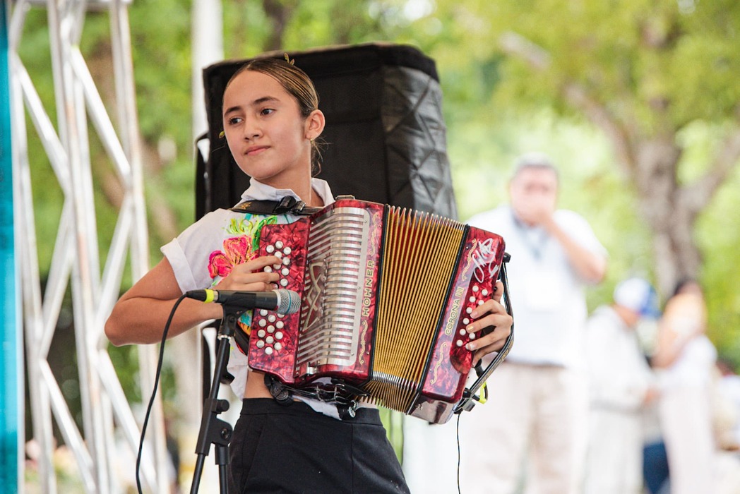 María José Arias: la reina vallenata 2025 que conquistó el acordeón entre clases virtuales y la guía de un rey de reyes