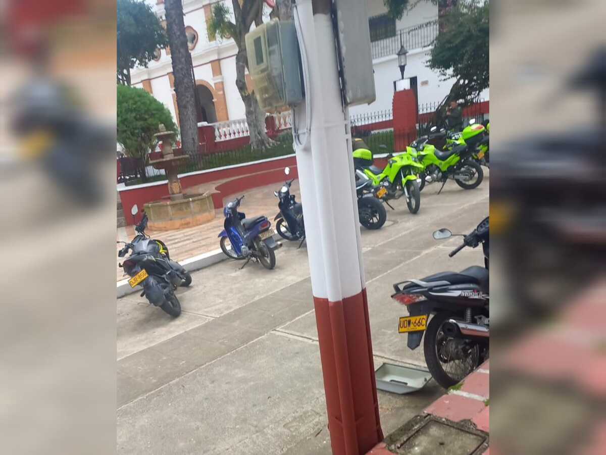 Policía herido en atentado con francotirador frente a la Alcaldía de González, Cesar