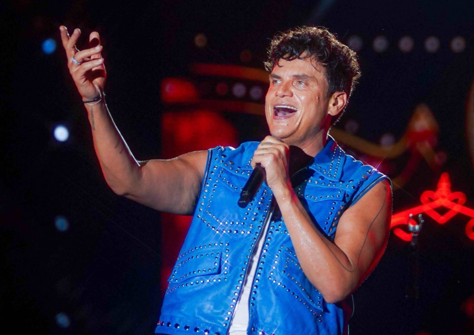 El baile de Silvestre Dangond apenas comienza