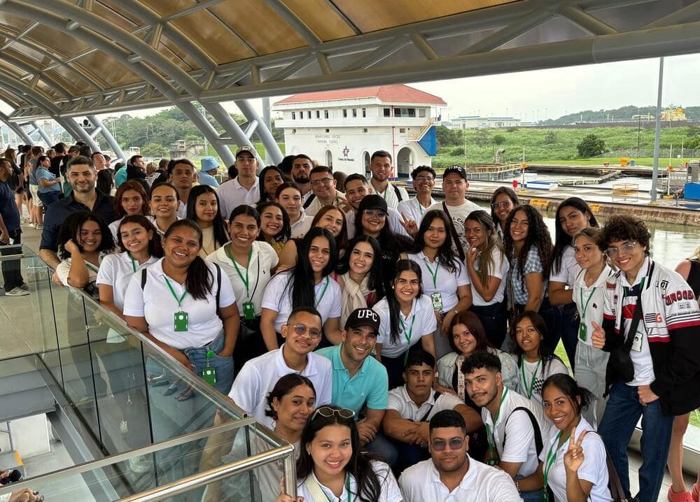 Estudiantes de Comercio Internacional de la UPC realizan histórica visita a centros logísticos en Panamá: buscan convenios internacionales