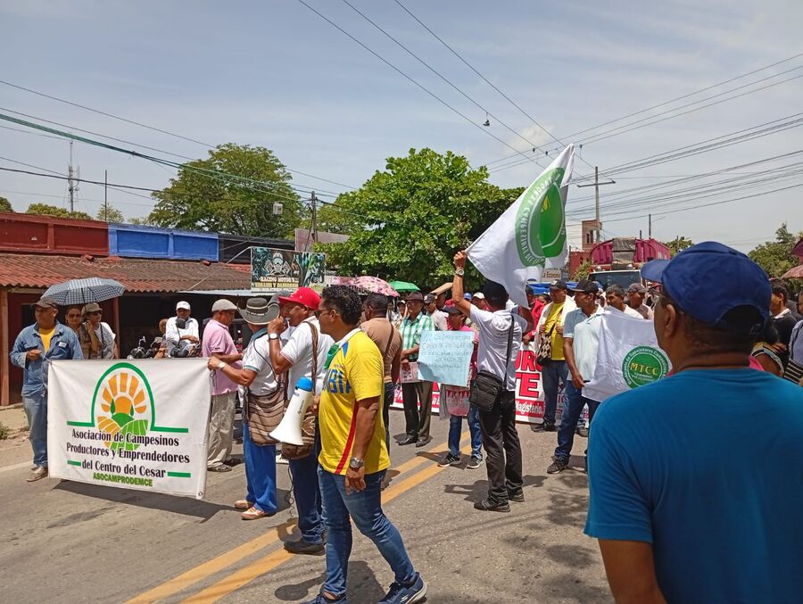 Bloqueos en todo el departamento del Cesar.