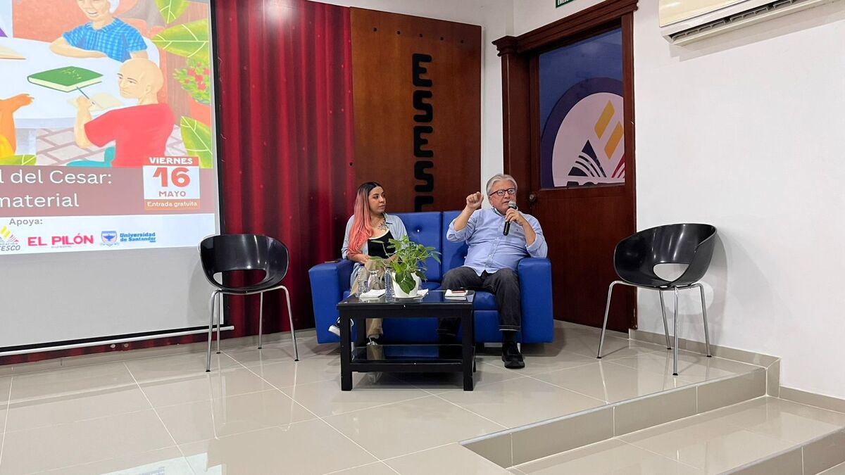 Auditorio Javier Pérez de Ávila en ESESCO, Valledupar, durante el VI Foro del Patrimonio Cultural del Cesar, con ponentes destacados como Alejandra Pérez Julio y Fabio Silva Vallejo. Foto: Cortesía.