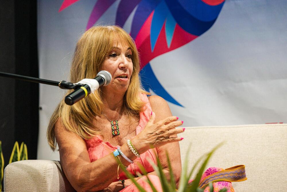 El 61 % de los colombianos utilizan las redes sociales para informarse.