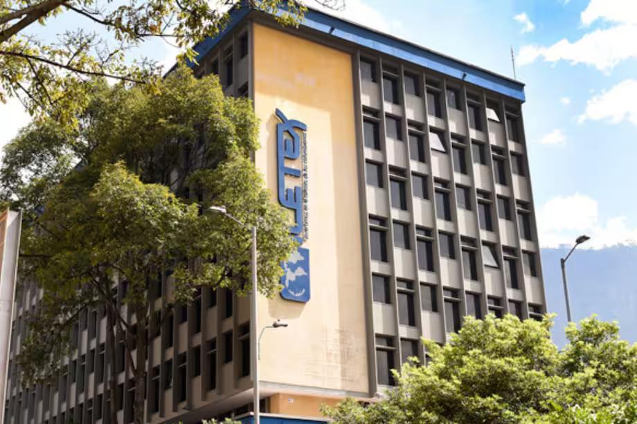 Avanza reforma al Icetex que frenaría los intereses que pagan los estudiantes