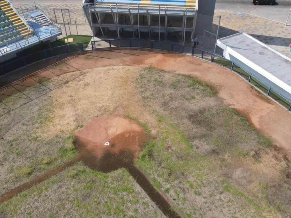 La pelota ‘fría’ del estadio Erasmo Camacho: mucha fachada y poco béisbol