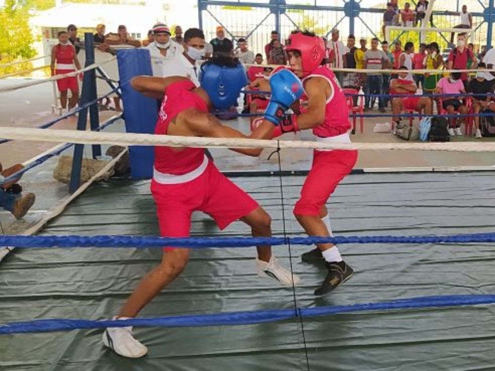 Los mejores boxeadores del país se enfrentan por la gloria nacional en Becerril
