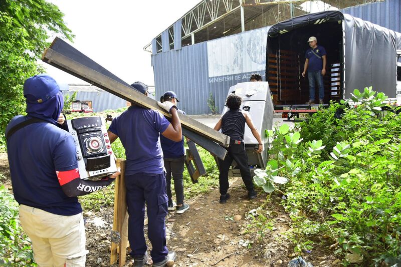 Familias desalojadas piden quedarse en el antiguo Lote Idema mientras consiguen arriendo