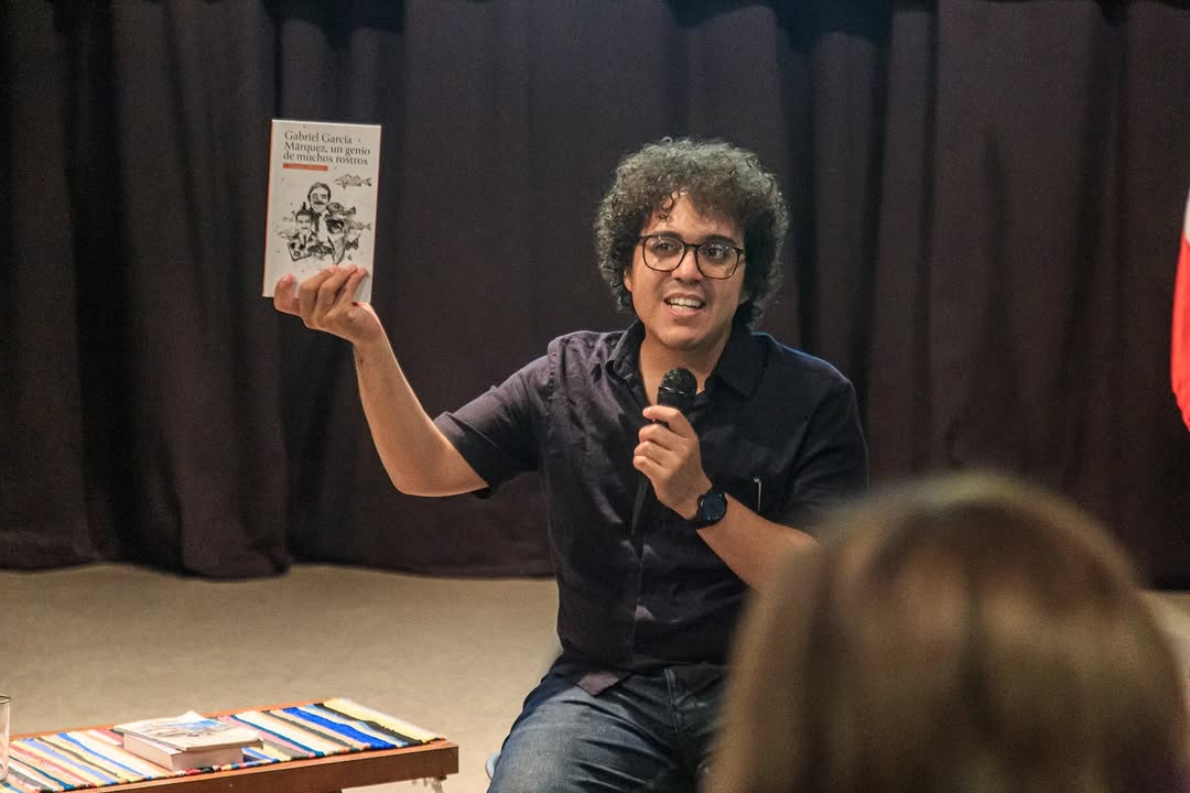 Orlando Oliveros Acosta, editor-investigador del Centro Gabo, presenta su libro “Gabriel García Márquez, un genio de muchos rostros”. Foto: Orlando Oliveros.