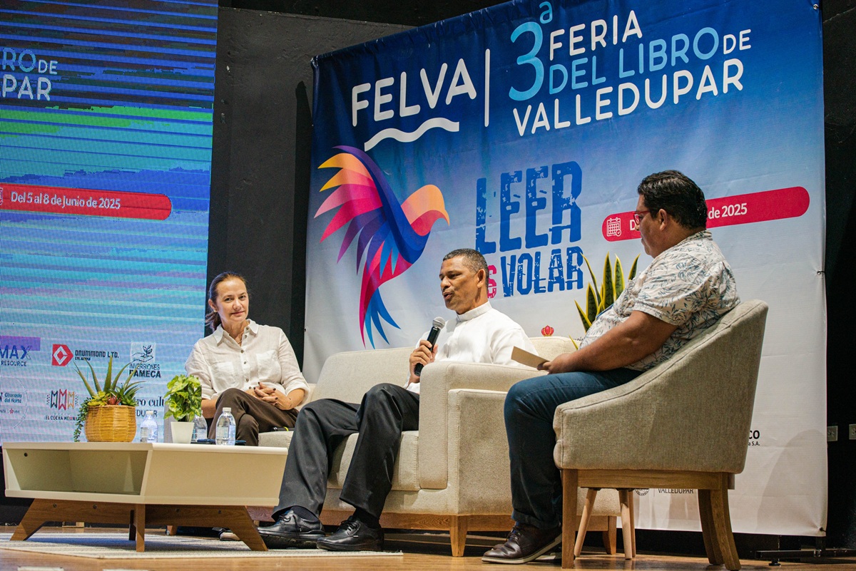María Teresa Aya y Jesús Torres analizaron el reto de León XIV en la Iglesia católica: “Conservar la unidad en un mundo fragmentado”
