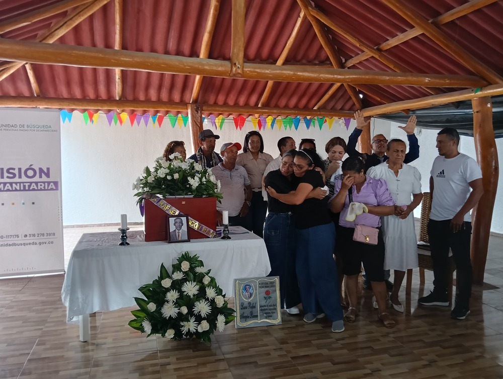 La familia de Lucas Rafael recibe con emoción y dignidad los restos recuperados tras 22 años de búsqueda. Foto: UBPD.