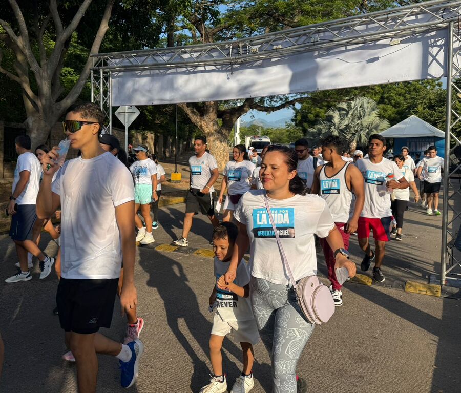 La carrera inició desde el parque La Provincia.