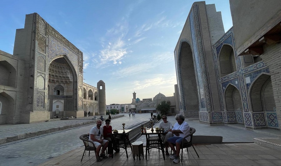 De Valledupar a Samarcanda: un vallenato entre leyendas, sabores y cielos estrellados
