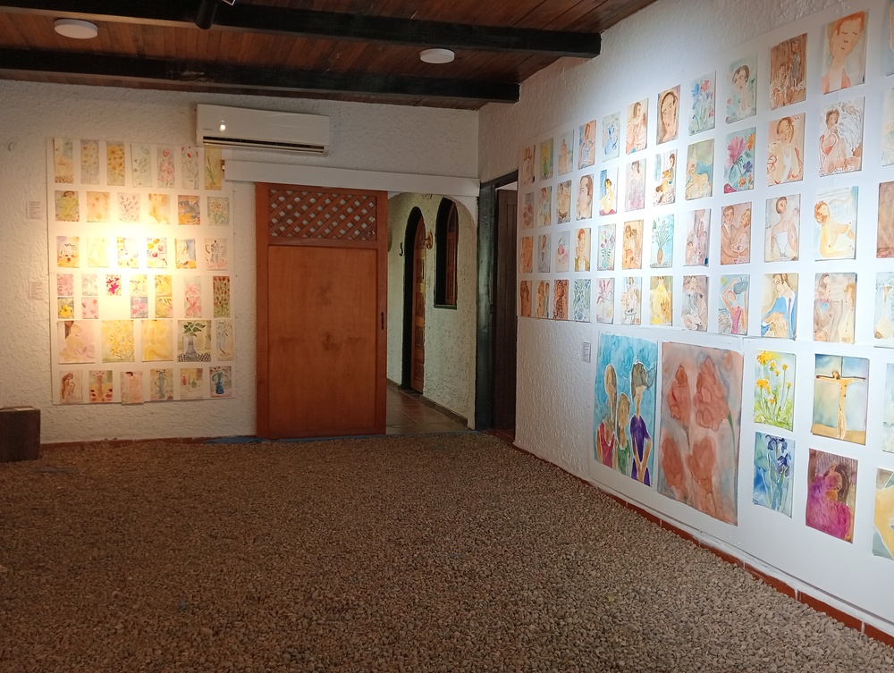 Casa de Encuentros en Valledupar acoge la exposición “Acuarelas” de Jarol Ferreira, que destaca por su sencillez y espontaneidad al trabajar sobre papel. Foto: EL PILÓN