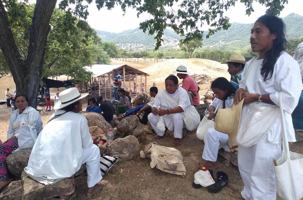 Pueblo Wiwa en la Sierra Nevada de Santa Marta, Colombia, preservando sus tradiciones ancestrales y su vínculo espiritual con la naturaleza, a pesar de las amenazas que enfrentan en su territorio. Foto: Cajar.