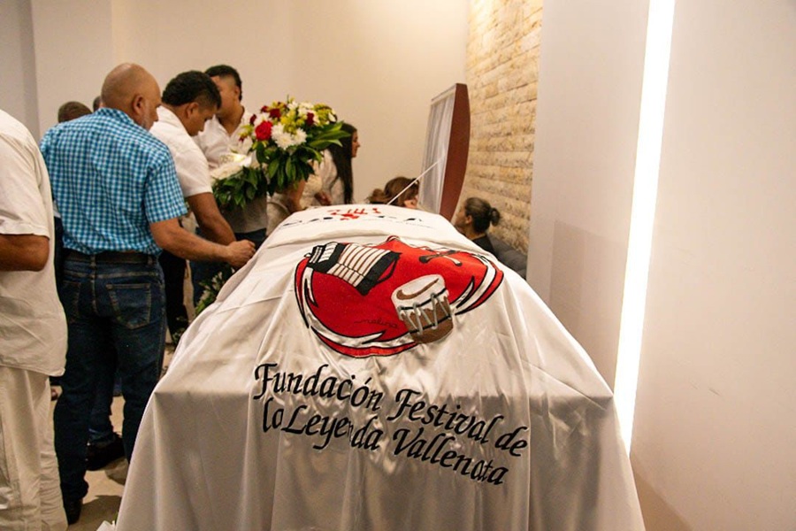 En Valledupar y Manaure despidieron con honores al compositor de música vallenata Wiston Muegues