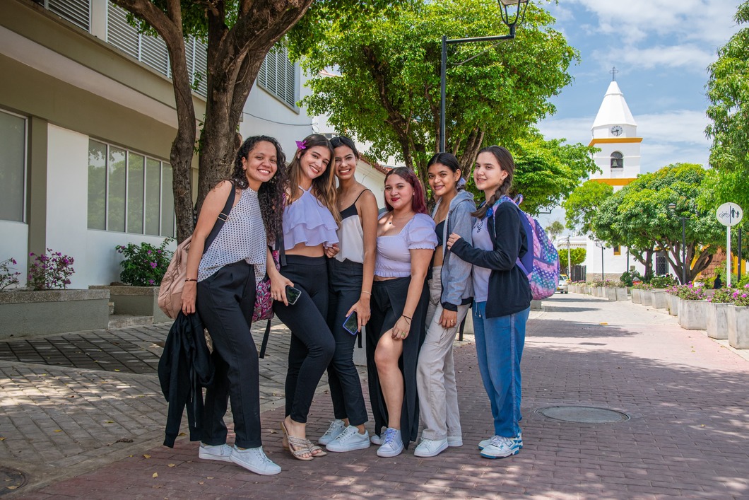 Jóvenes del Cesar pueden participar en la encuesta digital para caracterizar sus necesidades y contribuir a la formulación de la política pública de juventud en el departamento. / FOTO: Jesús Ochoa.