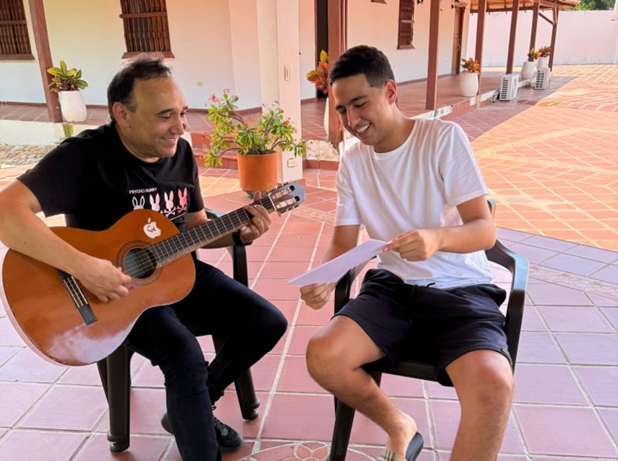 Martín Elías Jr. prepara su primer álbum ‘Dejando huellas’ junto a Santiago Oñate: ya tiene fecha de estreno