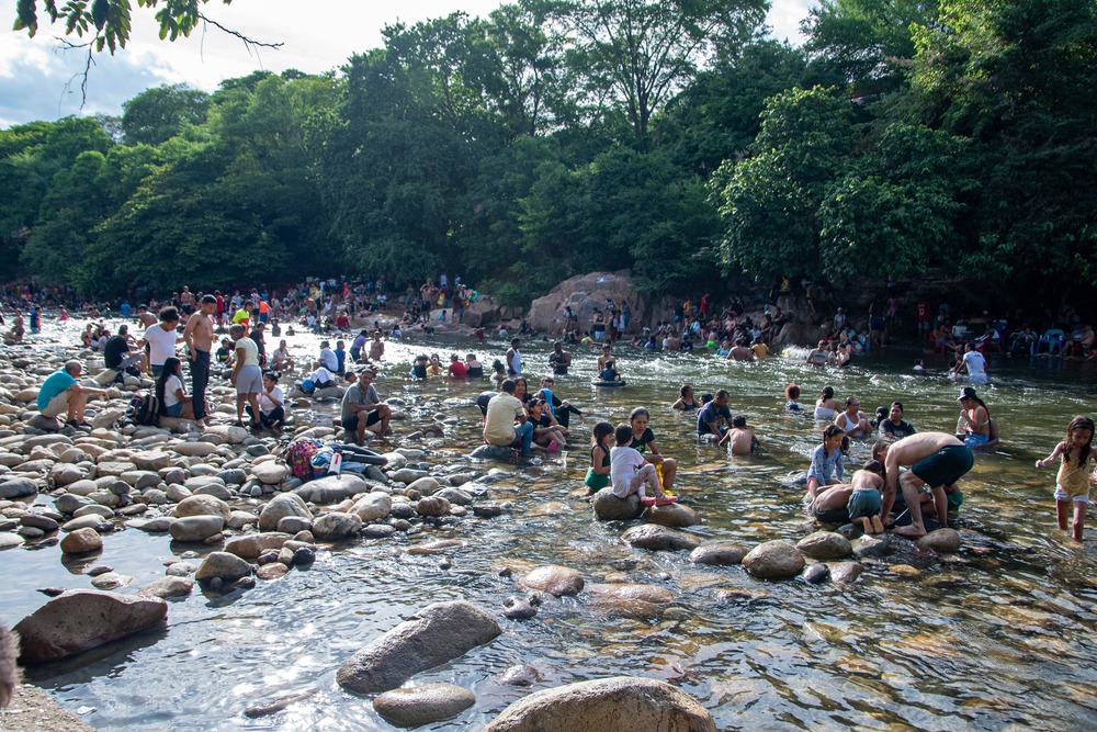El río Guatapurí enfrenta serios desafíos por la contaminación y el mal manejo de sus recursos. Foto: Jesús Ochoa.