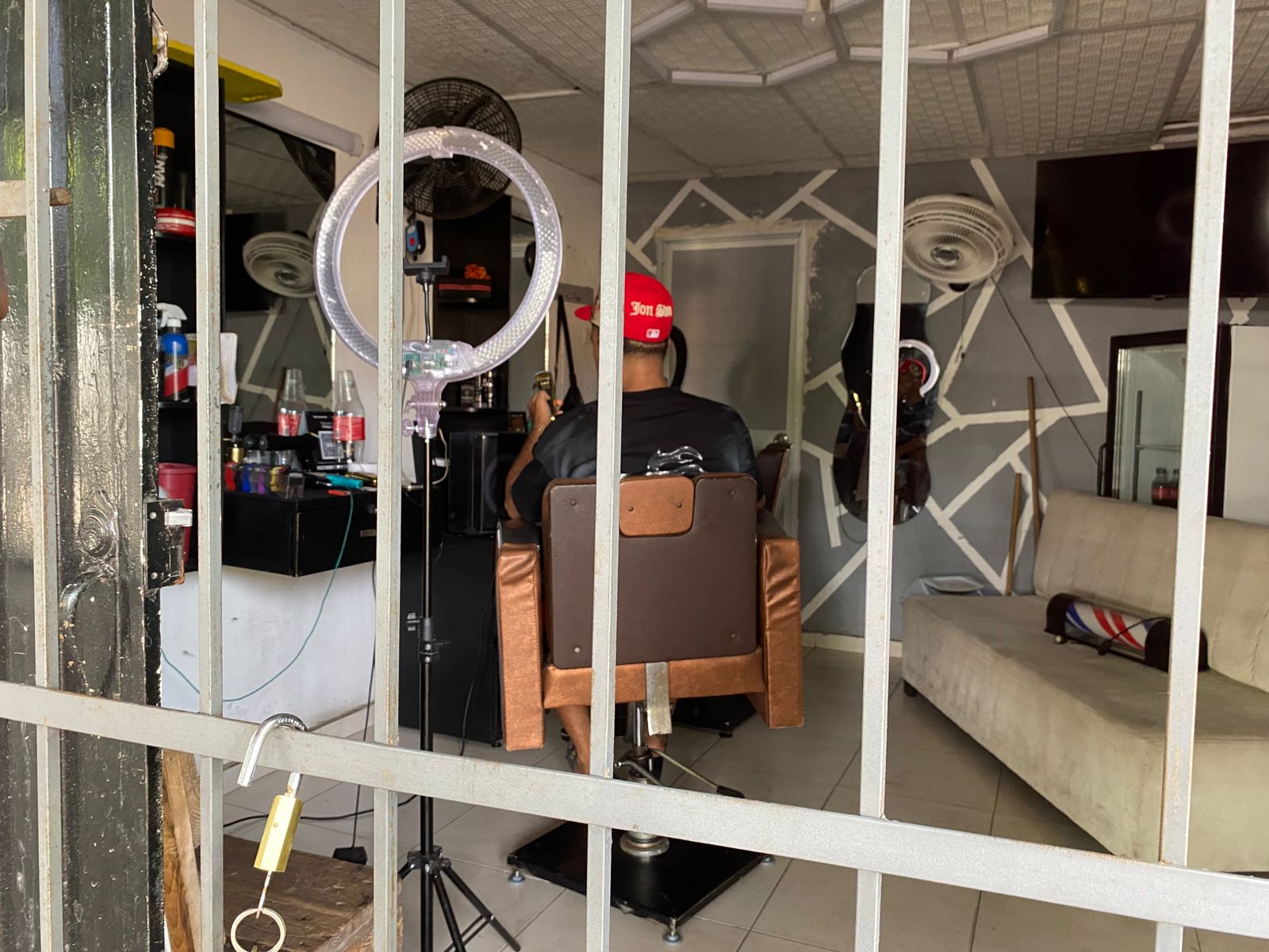 Barbería de Valledupar sufrió la falta de energía.