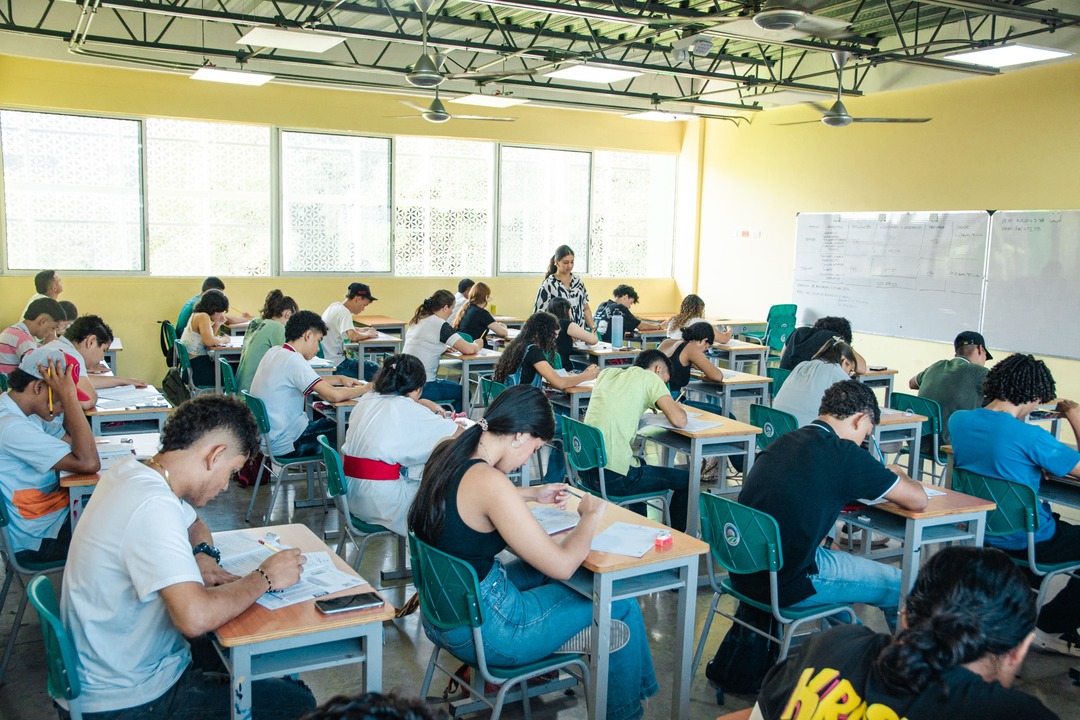 Foto referencia de docentes.