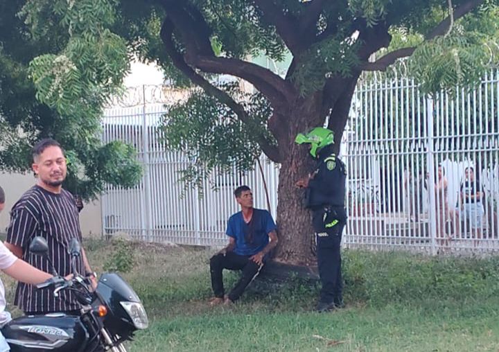 Lo sorprendieron robando y lo golpearon: joven recibió disparo de arma traumática en Valledupar