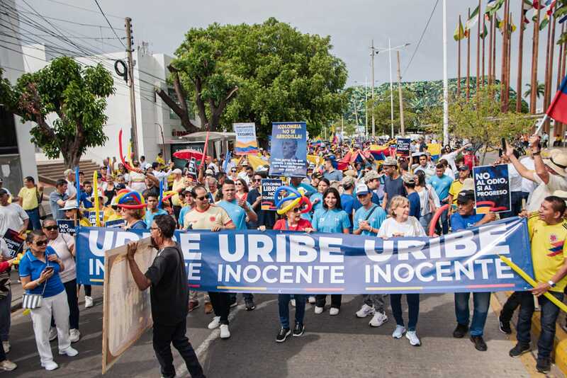 Así fue la marcha en apoyo al expresidente Álvaro Uribe en Valledupar