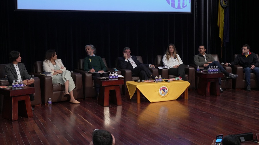 Debate de Pulzo.com calentó campaña electoral en Colombia: 13 precandidatos se enfrentaron